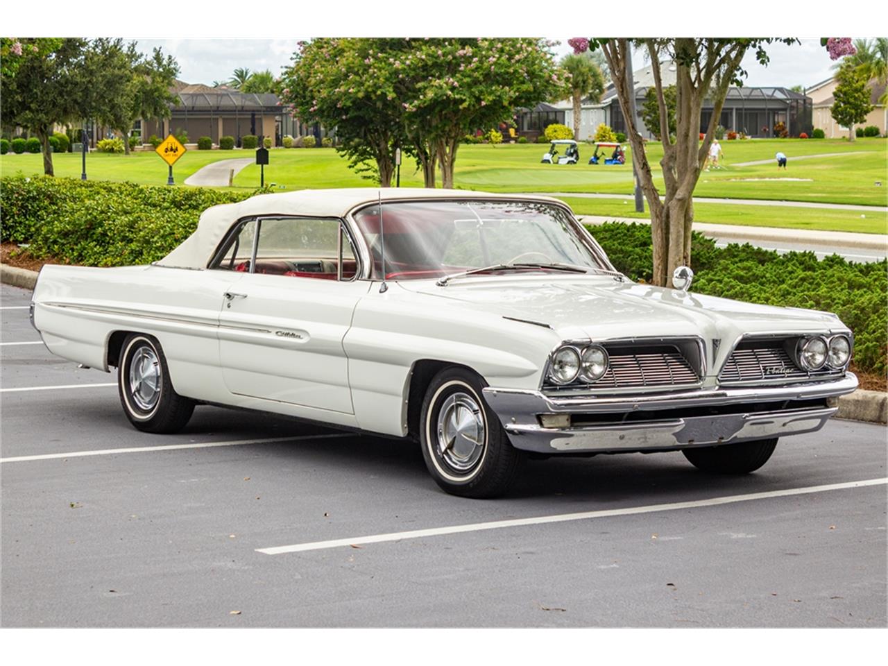 Pontiac-Catalina-1961-Shelltone-Ivory-Red-and-white-12