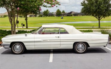 Pontiac-Catalina-1961-Shelltone-Ivory-Red-and-white-17