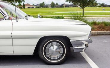 Pontiac-Catalina-1961-Shelltone-Ivory-Red-and-white-22