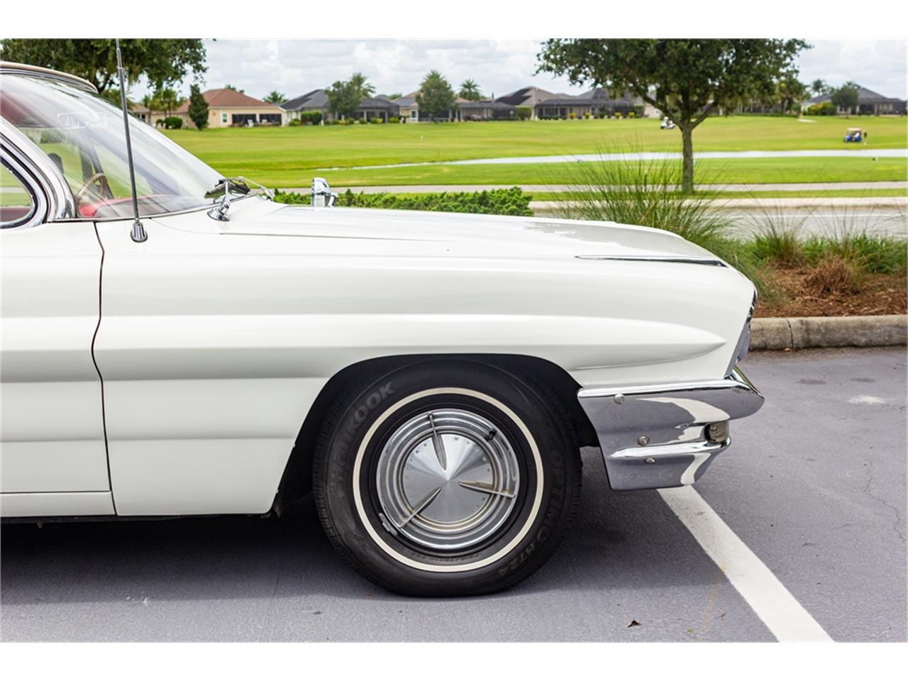 Pontiac-Catalina-1961-Shelltone-Ivory-Red-and-white-22