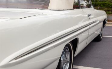 Pontiac-Catalina-1961-Shelltone-Ivory-Red-and-white-23
