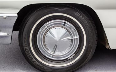 Pontiac-Catalina-1961-Shelltone-Ivory-Red-and-white-28