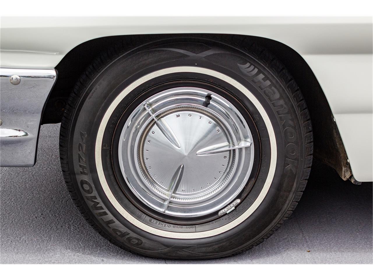 Pontiac-Catalina-1961-Shelltone-Ivory-Red-and-white-28