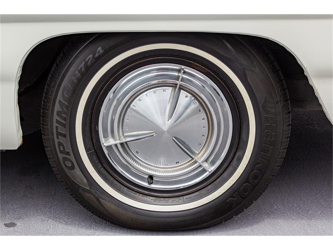 Pontiac-Catalina-1961-Shelltone-Ivory-Red-and-white-29