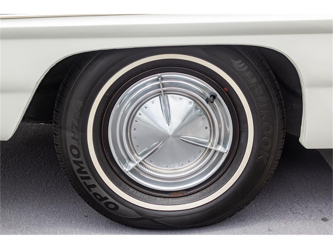 Pontiac-Catalina-1961-Shelltone-Ivory-Red-and-white-30