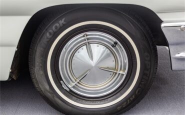 Pontiac-Catalina-1961-Shelltone-Ivory-Red-and-white-31