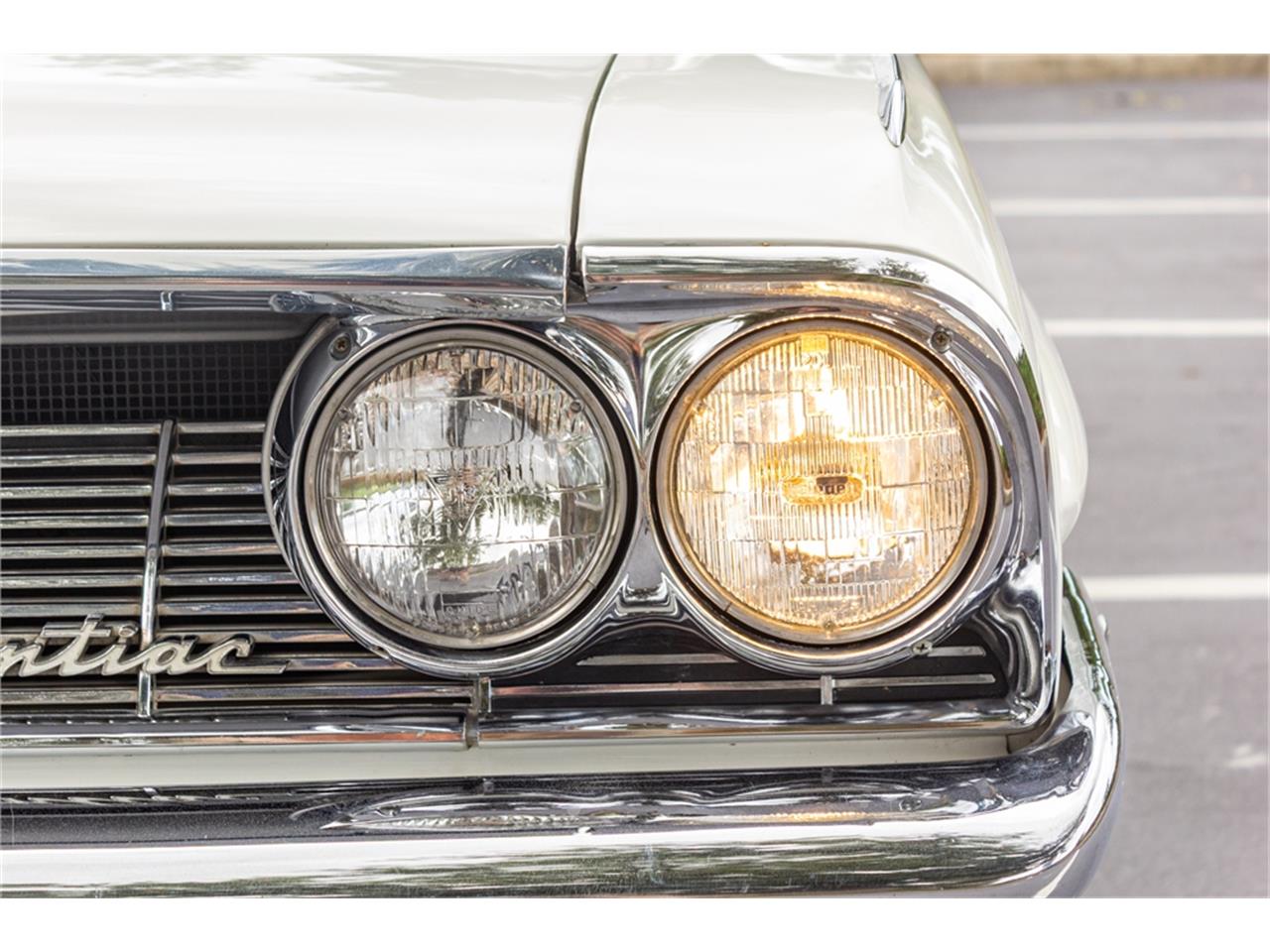 Pontiac-Catalina-1961-Shelltone-Ivory-Red-and-white-33