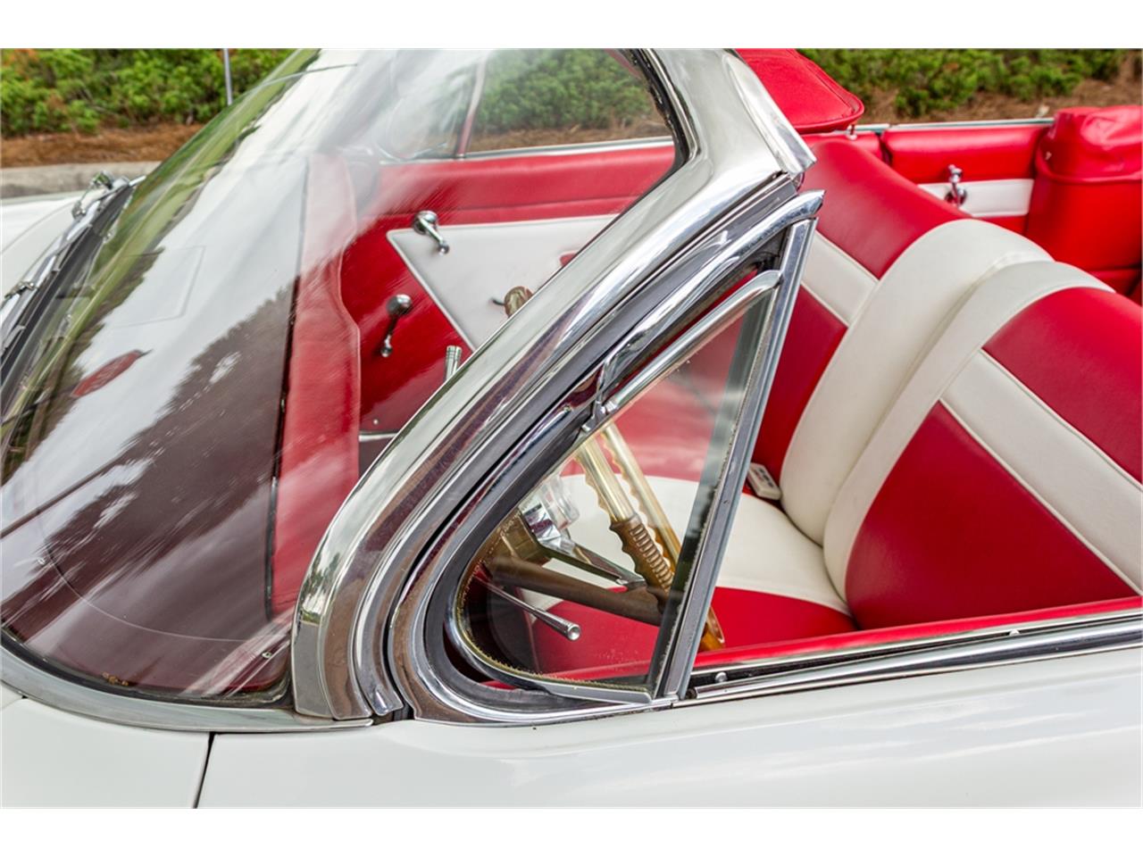 Pontiac-Catalina-1961-Shelltone-Ivory-Red-and-white-38