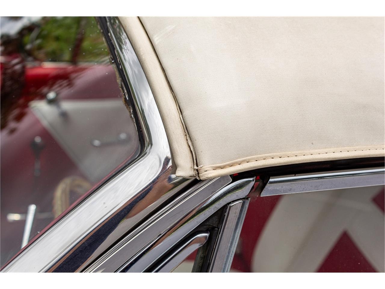 Pontiac-Catalina-1961-Shelltone-Ivory-Red-and-white-39