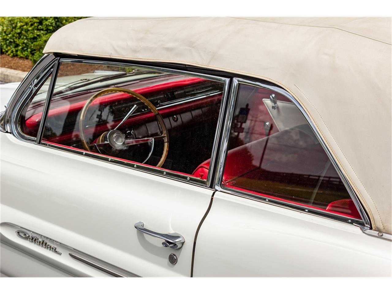 Pontiac-Catalina-1961-Shelltone-Ivory-Red-and-white-42