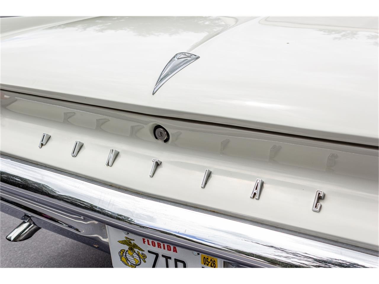 Pontiac-Catalina-1961-Shelltone-Ivory-Red-and-white-58