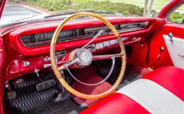 Pontiac-Catalina-1961-Shelltone-Ivory-Red-and-white-71