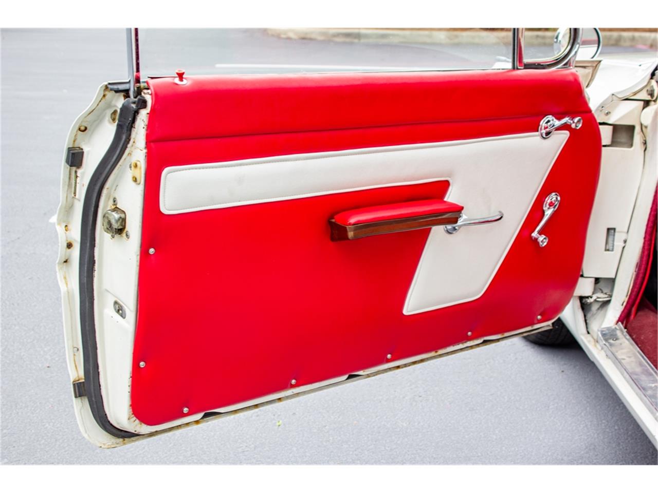 Pontiac-Catalina-1961-Shelltone-Ivory-Red-and-white-78