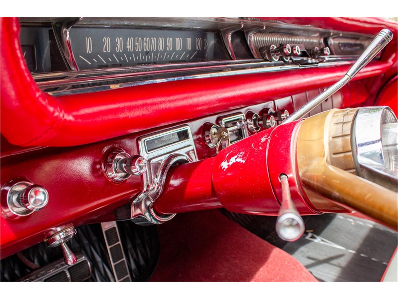 Pontiac-Catalina-1961-Shelltone-Ivory-Red-and-white-89