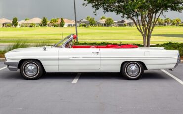Pontiac-Catalina-1961-Shelltone-Ivory-Red-and-white-9