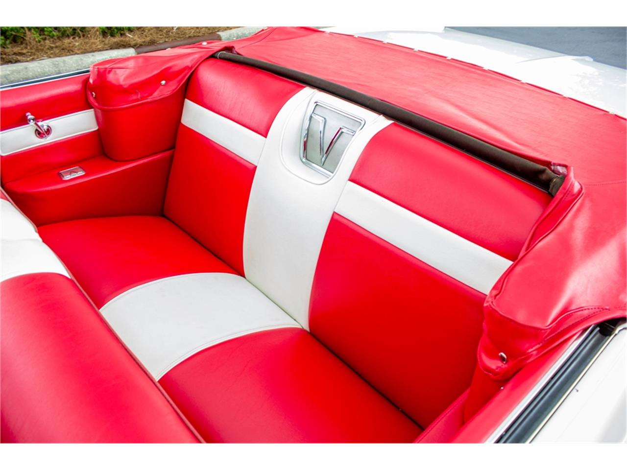 Pontiac-Catalina-1961-Shelltone-Ivory-Red-and-white-99
