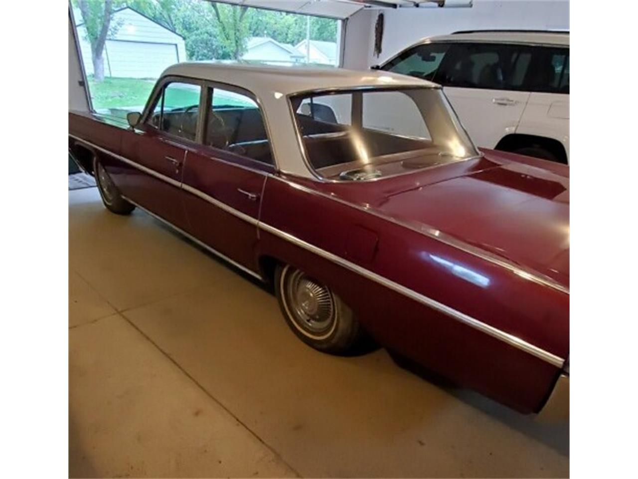 Pontiac-Catalina-1963-Burgundy-and-White-Burgundy-2