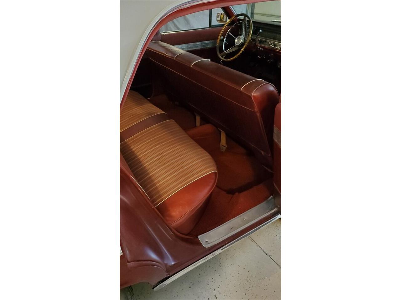 Pontiac-Catalina-1963-Burgundy-and-White-Burgundy-8