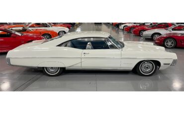 Pontiac-Catalina-1967-White-Blue-1