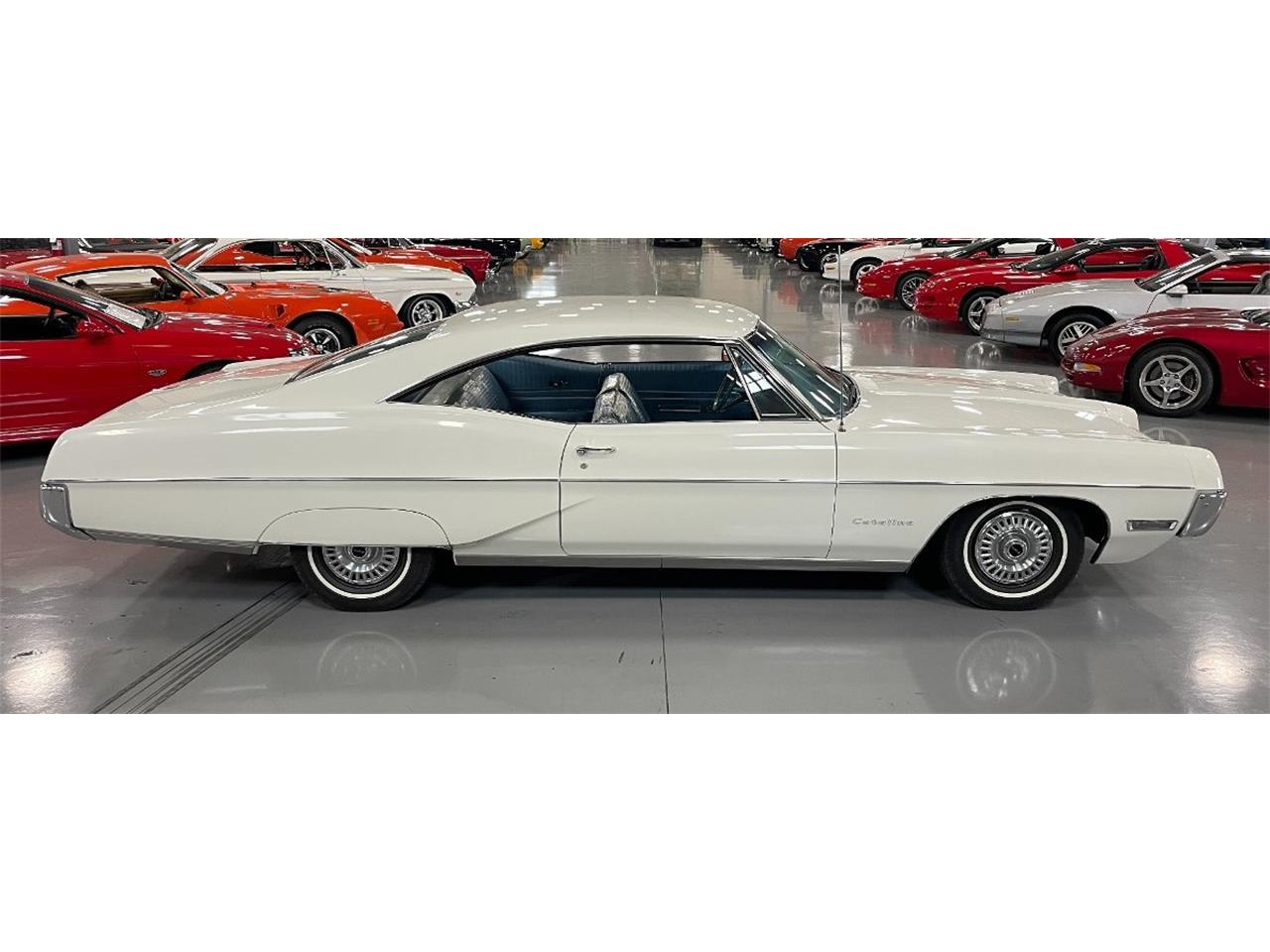 Pontiac-Catalina-1967-White-Blue-1