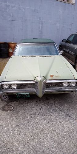 Pontiac-Catalina-1969-Green-11