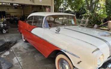 Pontiac-Chieftain-1956-Red-and-white-Black-and-red-1