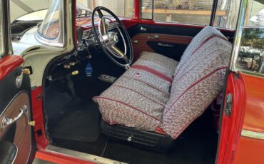 Pontiac-Chieftain-1956-Red-and-white-Black-and-red-6