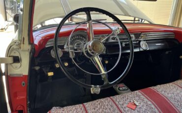 Pontiac-Chieftain-1956-Red-and-white-Black-and-red-7