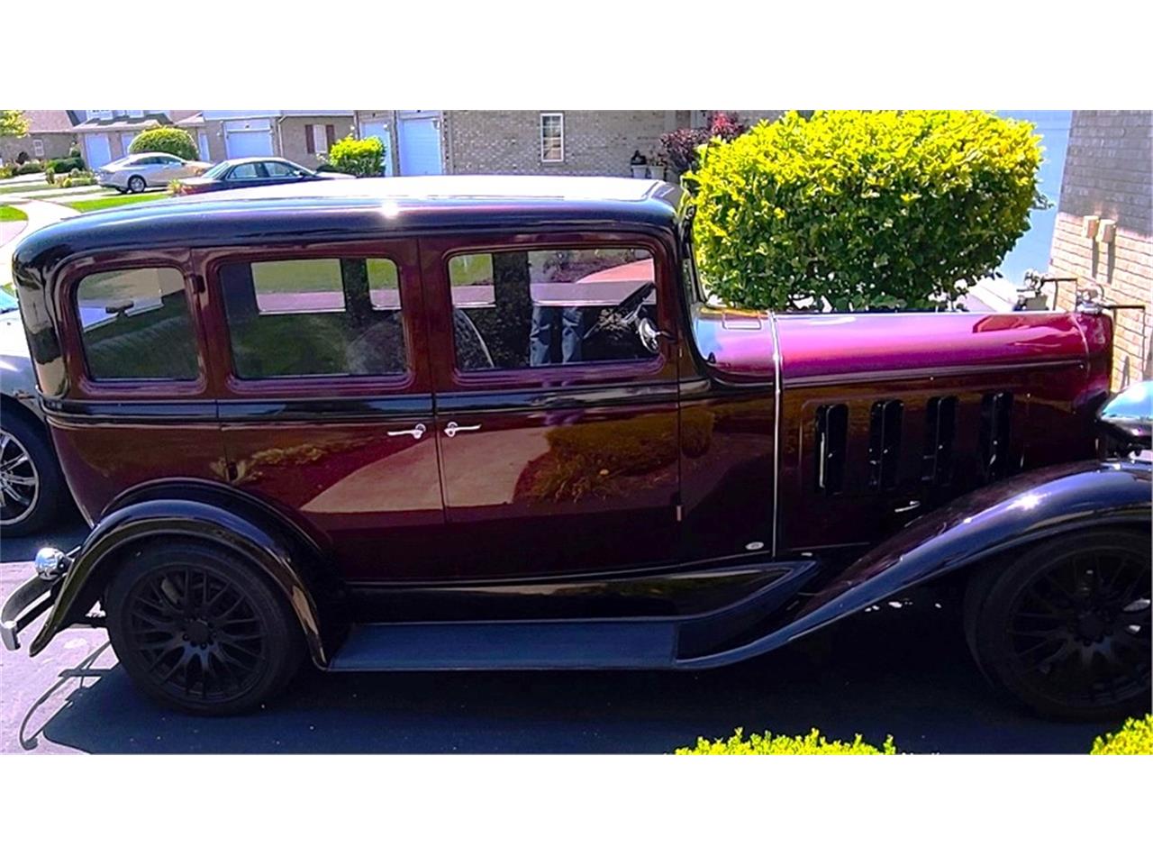 Pontiac-Custom-1932-Candy-App-Brandywine-Gray-13
