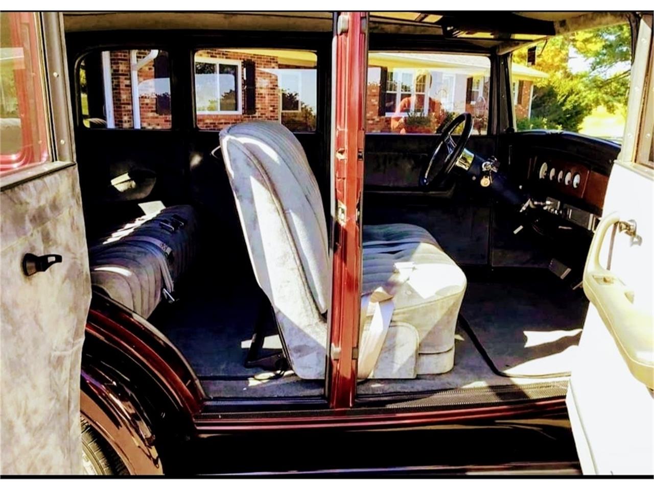 Pontiac-Custom-1932-Candy-App-Brandywine-Gray-43