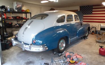 Pontiac-Deluxe-Series-Silver-Streak-1948-Fastback-1