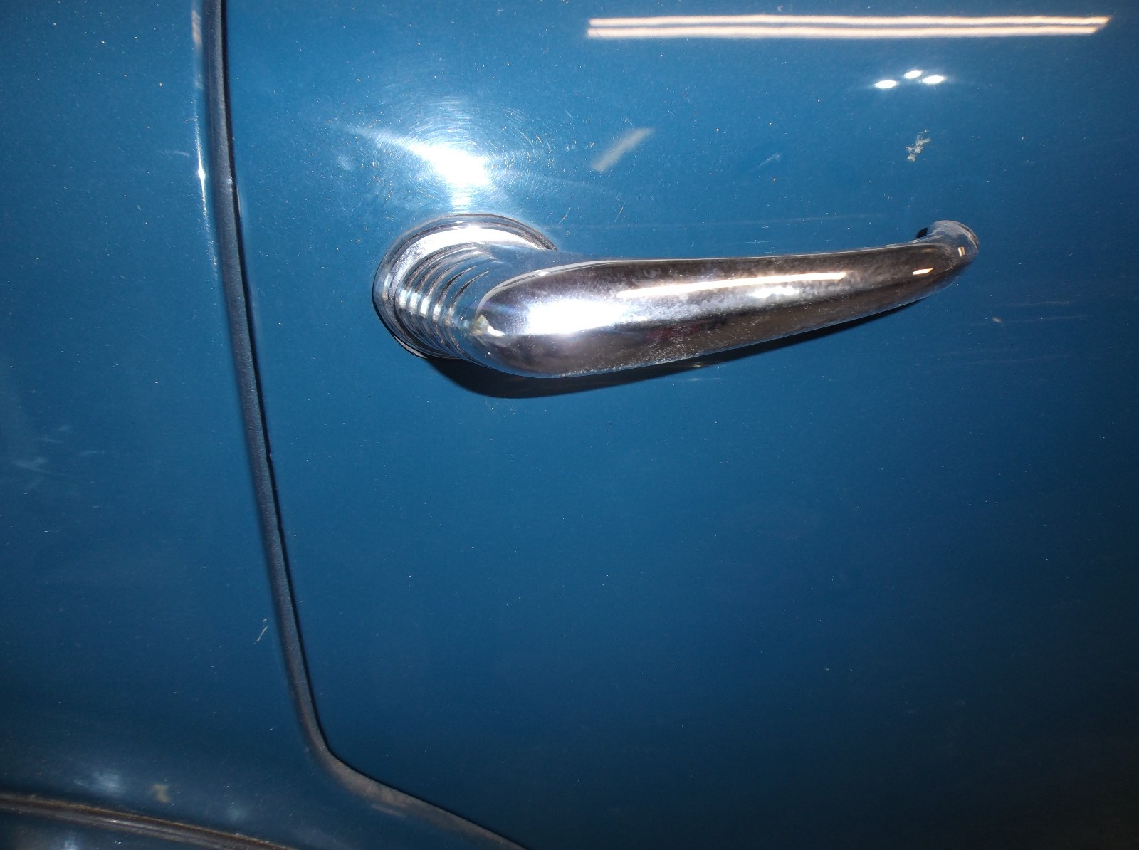 Pontiac-Deluxe-Series-Silver-Streak-1948-Fastback-4