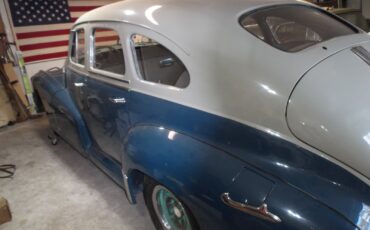 Pontiac-Deluxe-Series-Silver-Streak-1948-Fastback-6