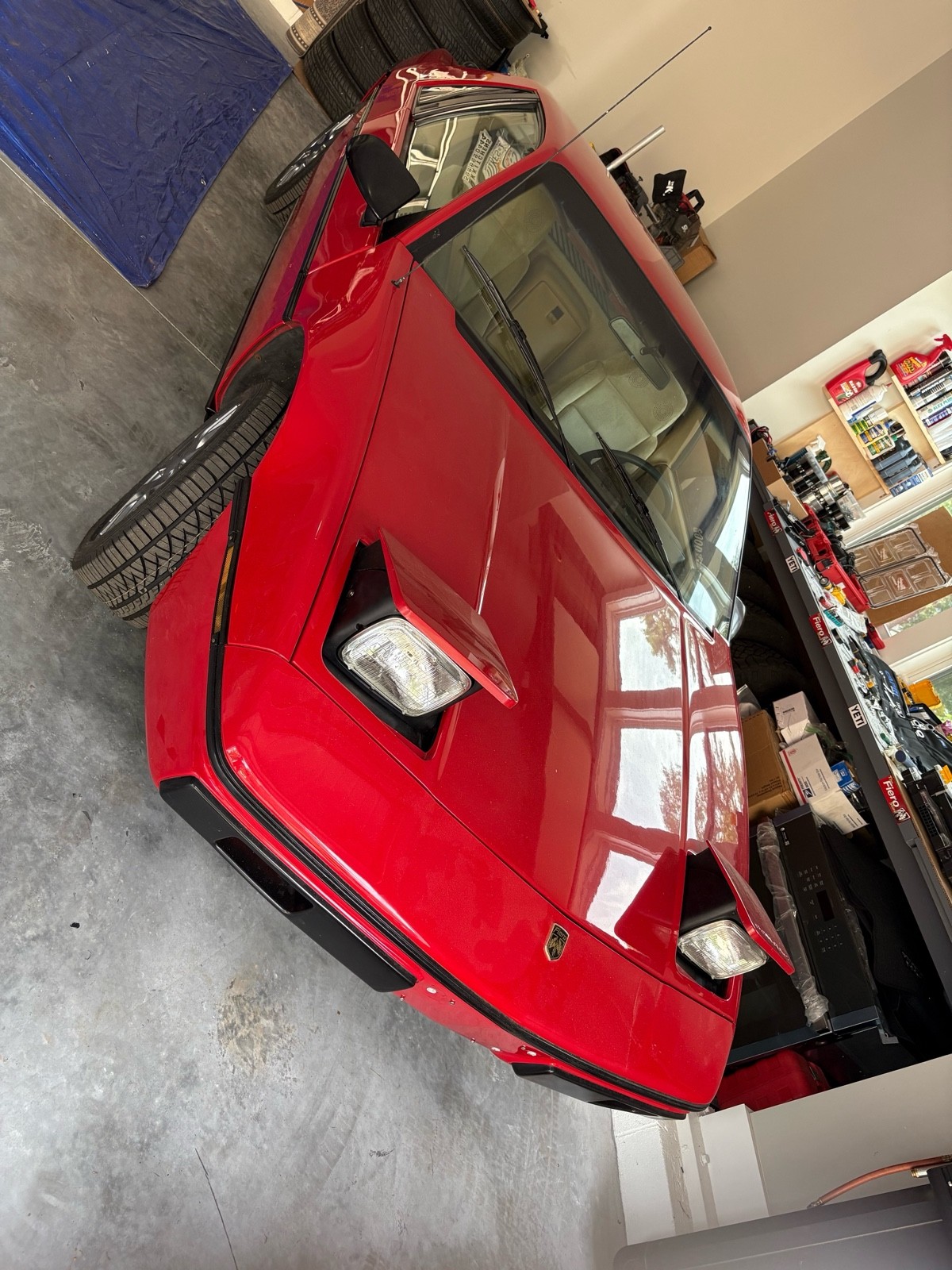 Pontiac-Fiero-1984-Coupe-1