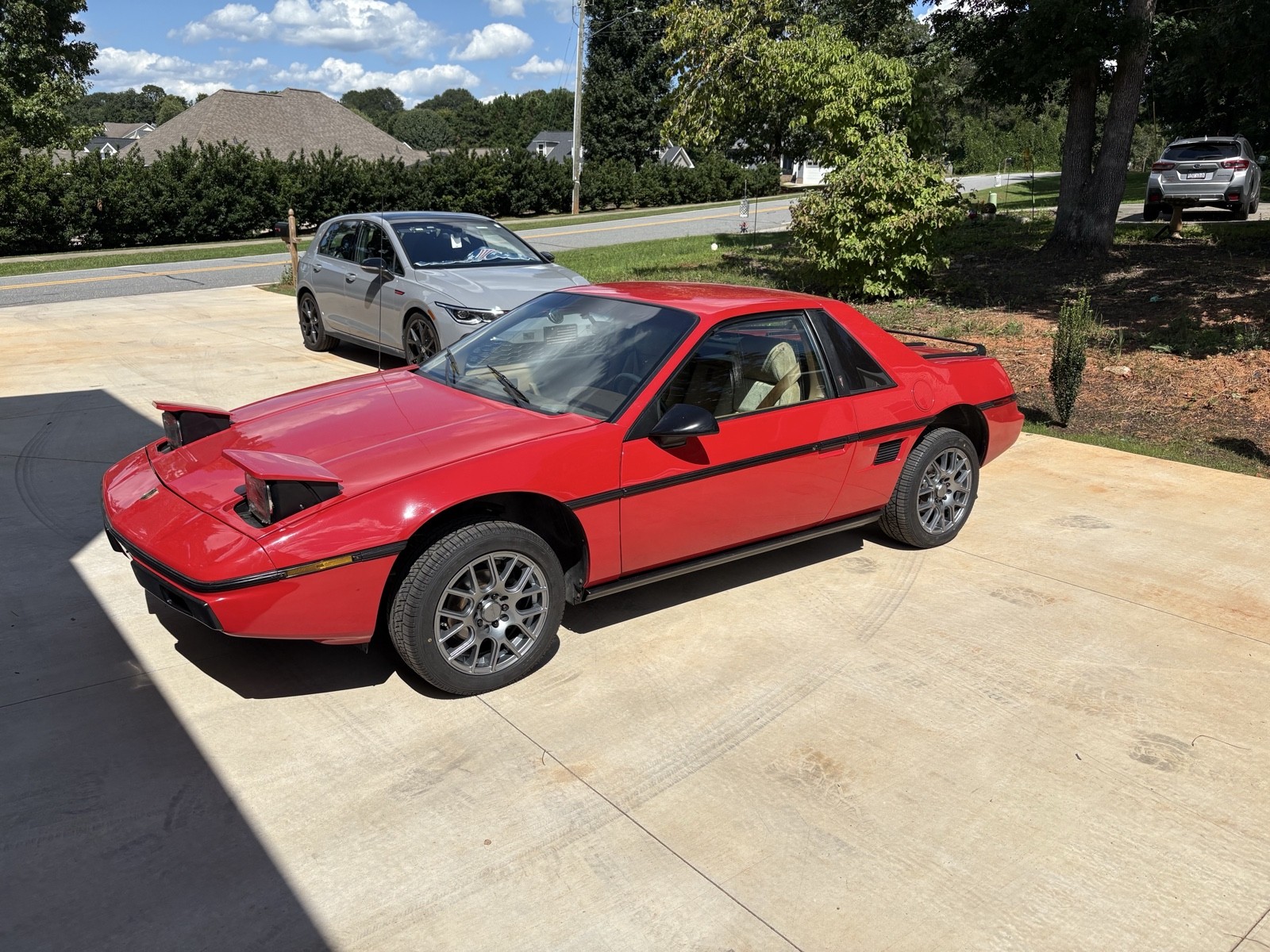 Pontiac-Fiero-1984-Coupe-4