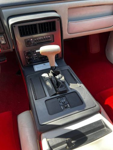 Pontiac-Fiero-1984-White-10