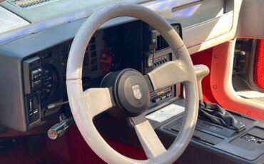 Pontiac-Fiero-1984-White-13