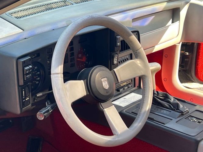 Pontiac-Fiero-1984-White-13