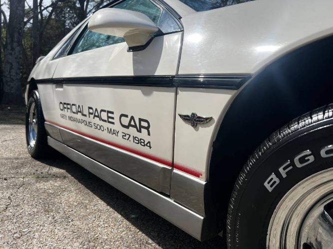 Pontiac-Fiero-1984-White-16