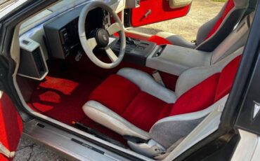 Pontiac-Fiero-1984-White-18