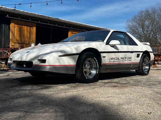 Pontiac-Fiero-1984-White-19