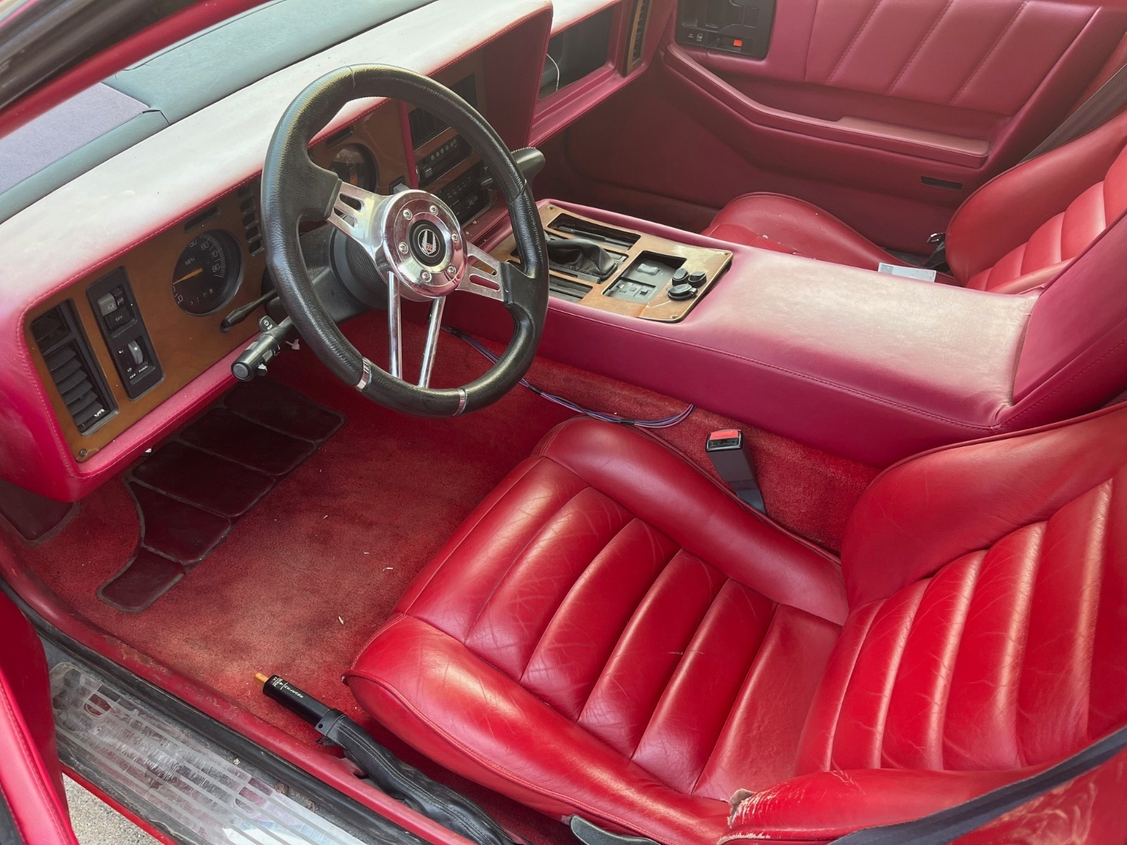Pontiac-Fiero-1986-Coupe-4