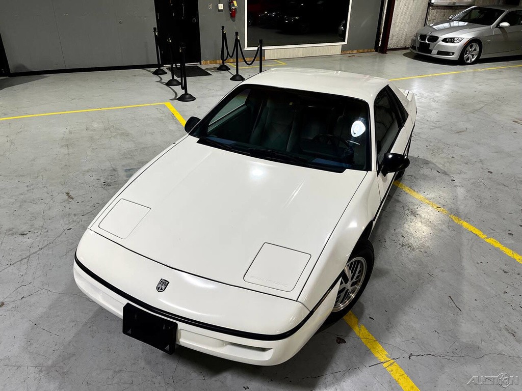 Pontiac-Fiero-1987-Coupe-3