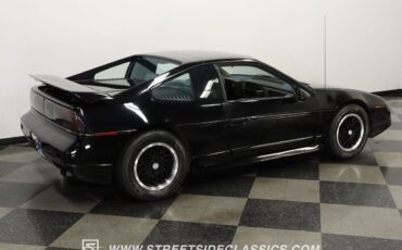 Pontiac-Fiero-1988-Coupe-11