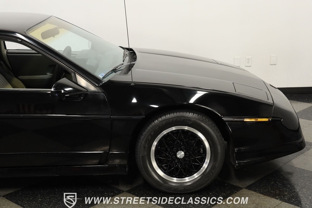 Pontiac-Fiero-1988-Coupe-28