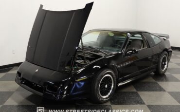 Pontiac-Fiero-1988-Coupe-29
