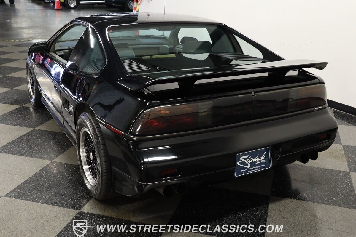 Pontiac-Fiero-1988-Coupe-7