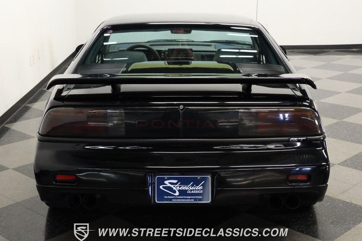 Pontiac-Fiero-1988-Coupe-8