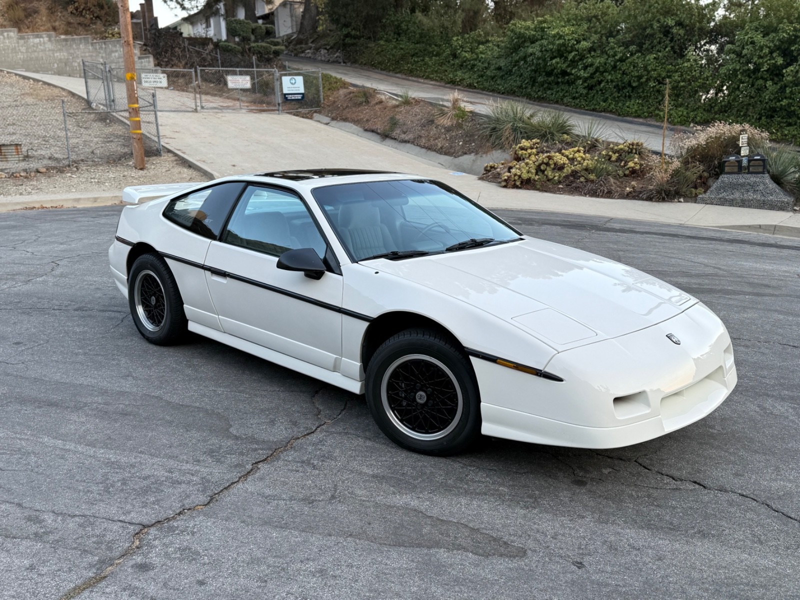 Pontiac Fiero 1988 Coupe