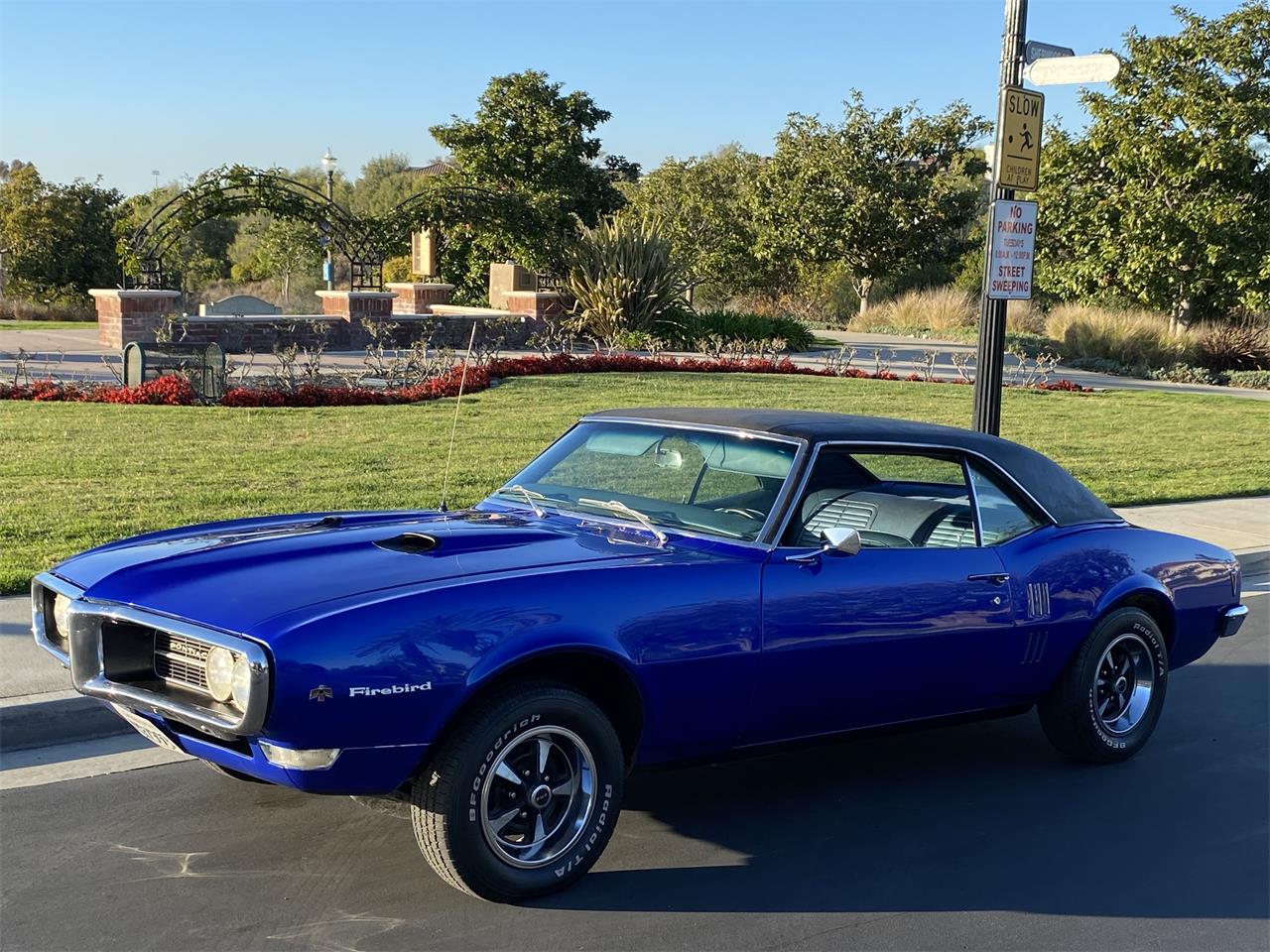 Pontiac-Firebird-1968-Blue-Light-Blue-4
